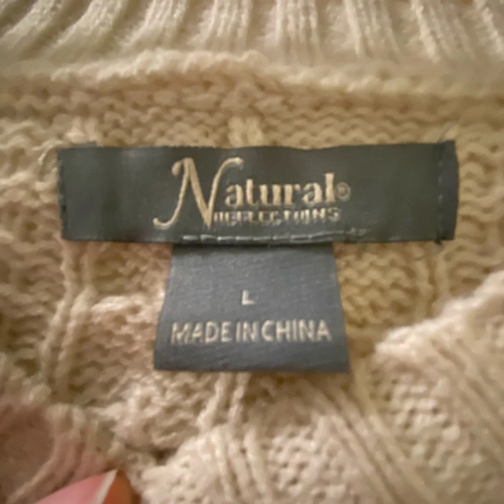 Cream While Sweater - Picture 5 of 6